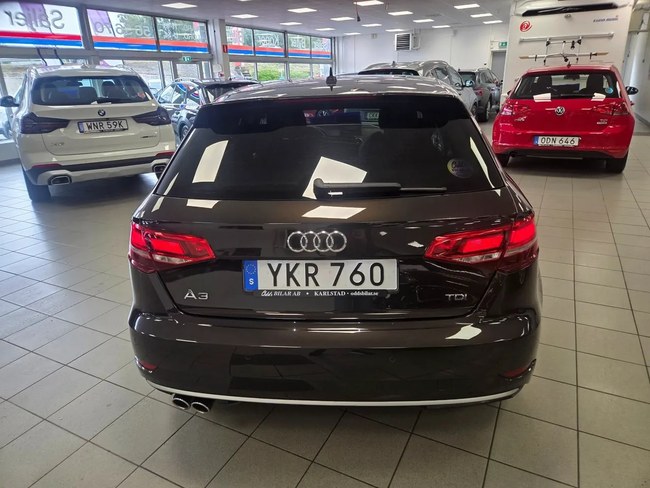 Vehicle image 5
