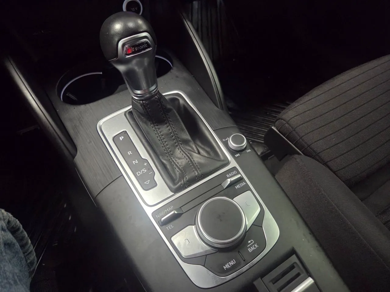 Vehicle image 20
