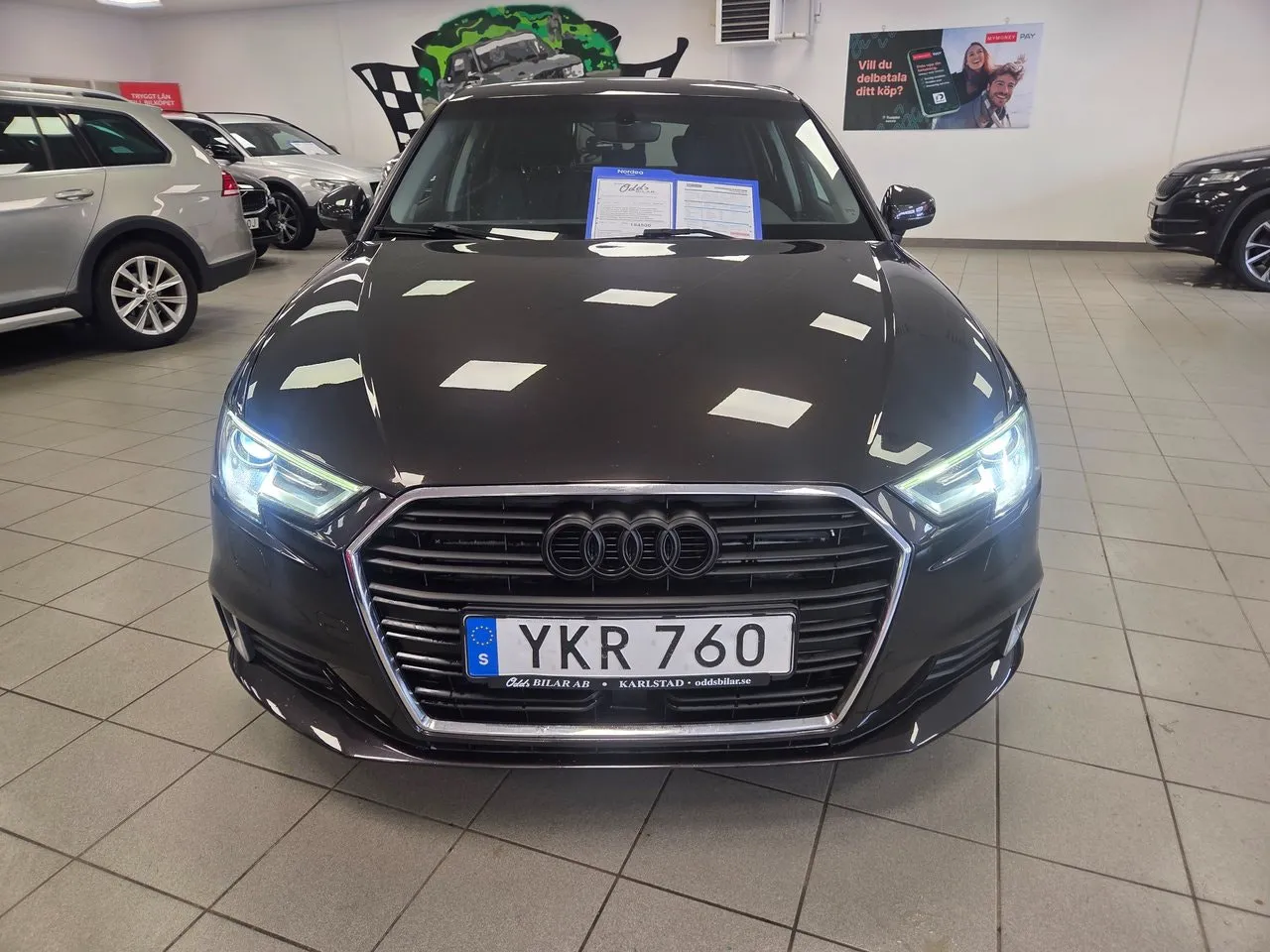 Vehicle image 15