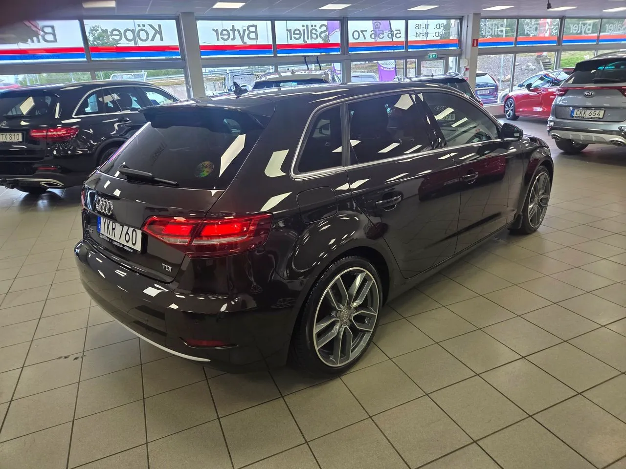Vehicle image 8