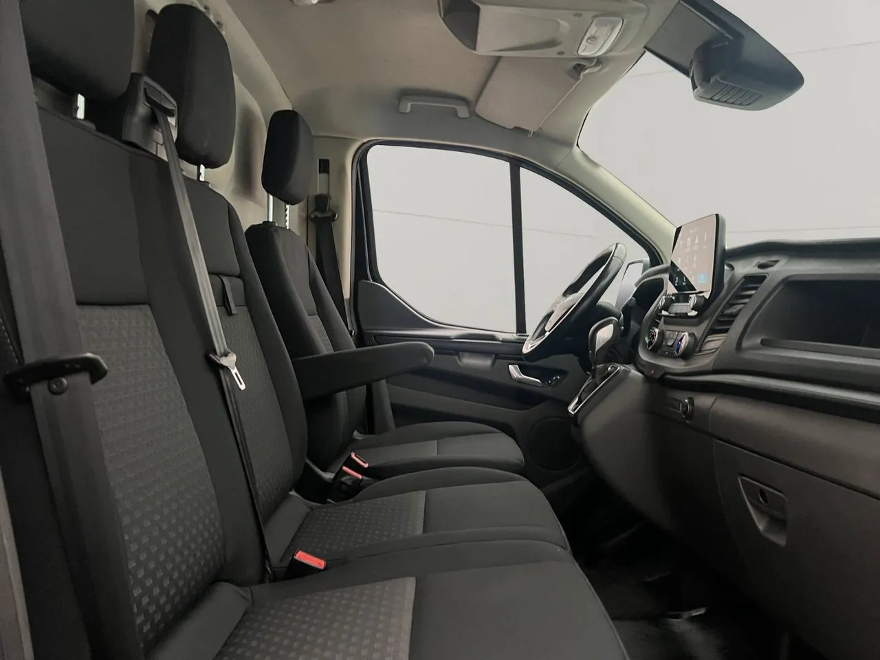 Vehicle image 26