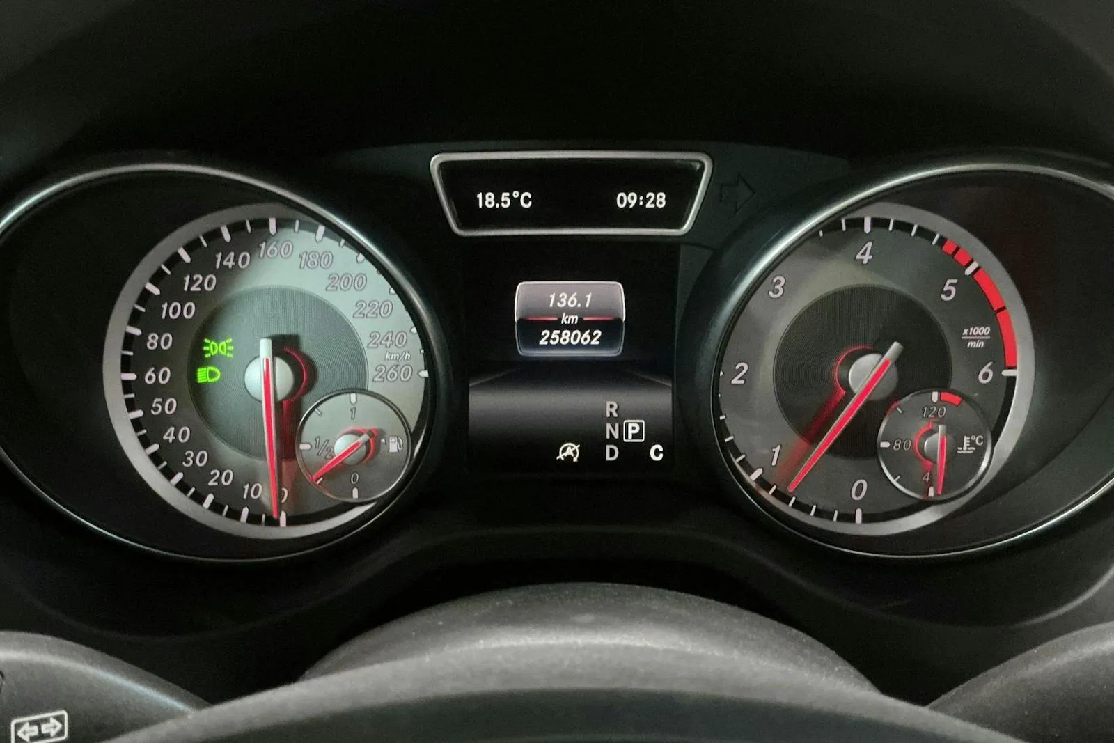 Vehicle image 10