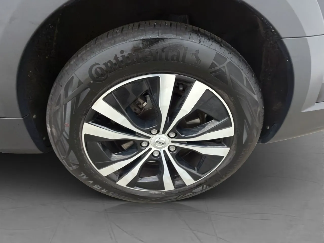 Vehicle image 35