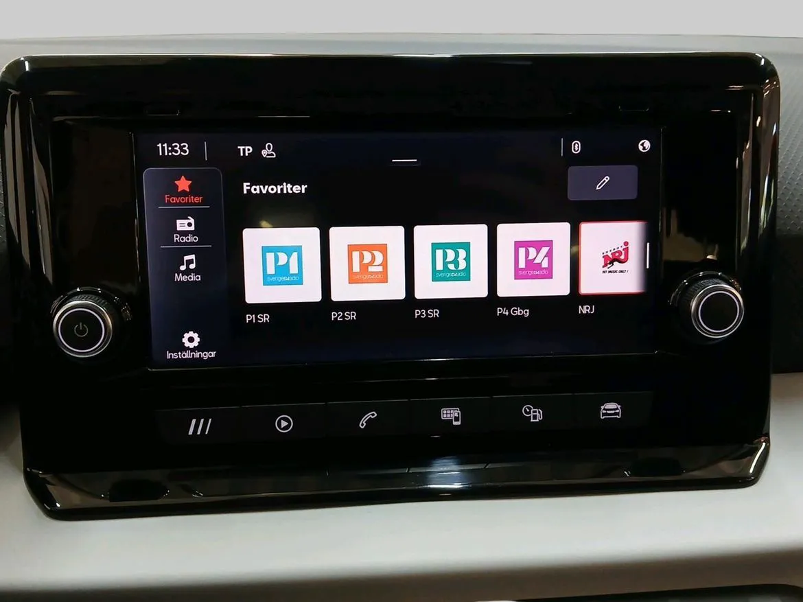 Vehicle image 15