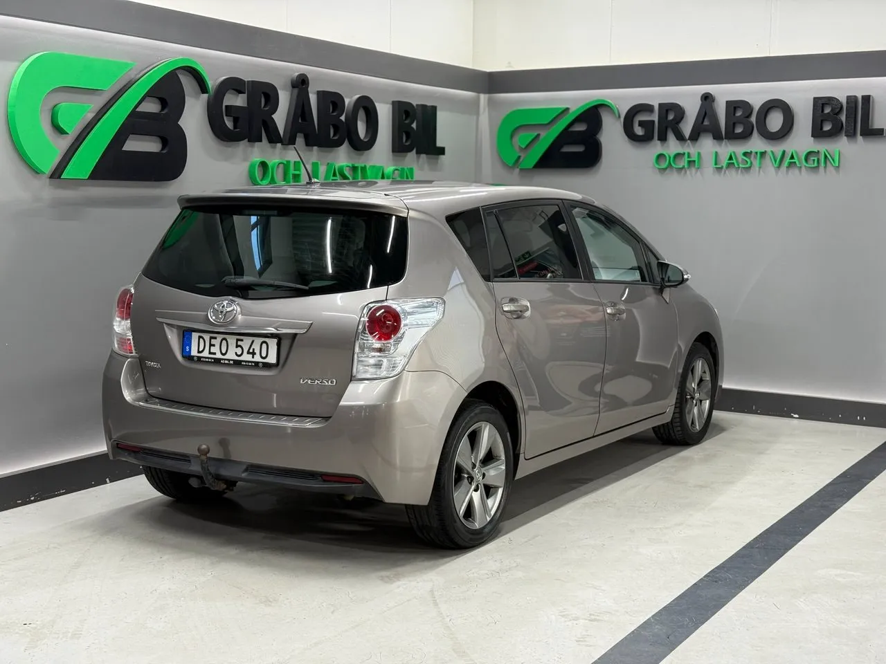 Vehicle image 4