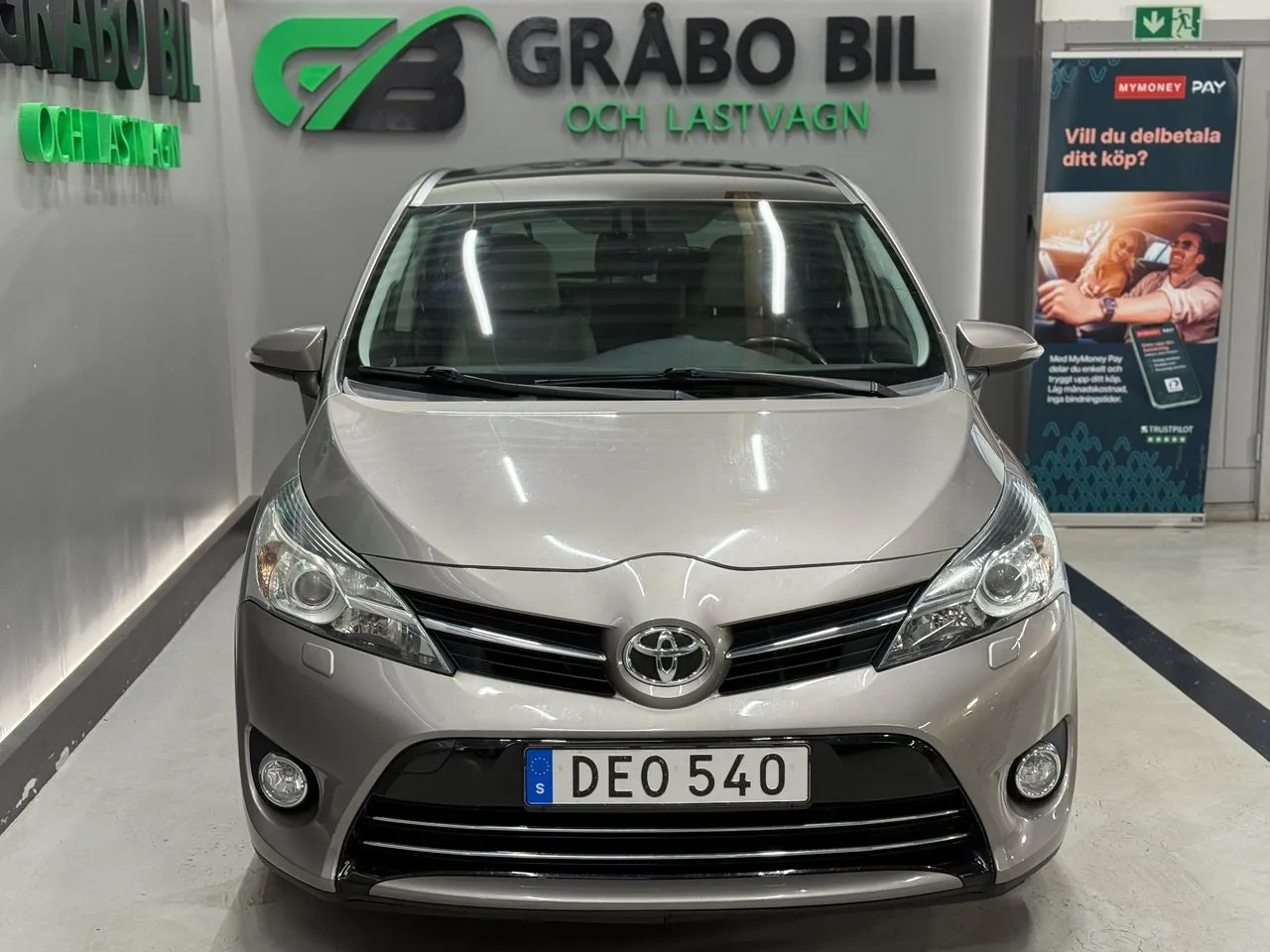 Vehicle image 3