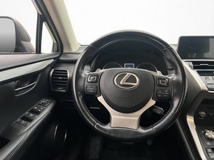 Lexus NX bild 13