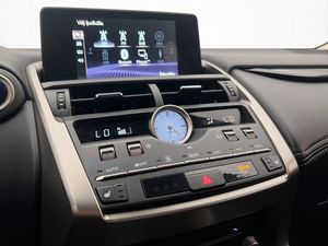 Lexus NX bild 23