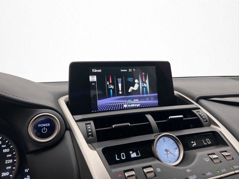 Lexus NX bild 20