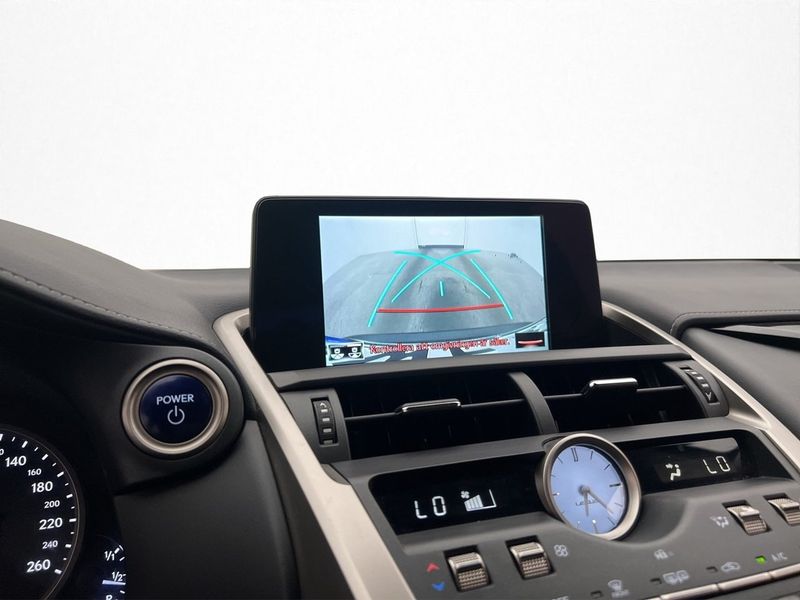 Lexus NX bild 24