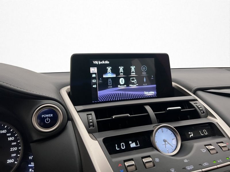 Lexus NX bild 22