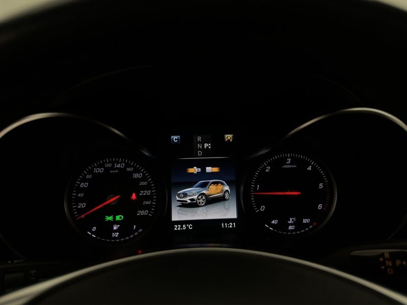 Mercedes GLC220 bild 19