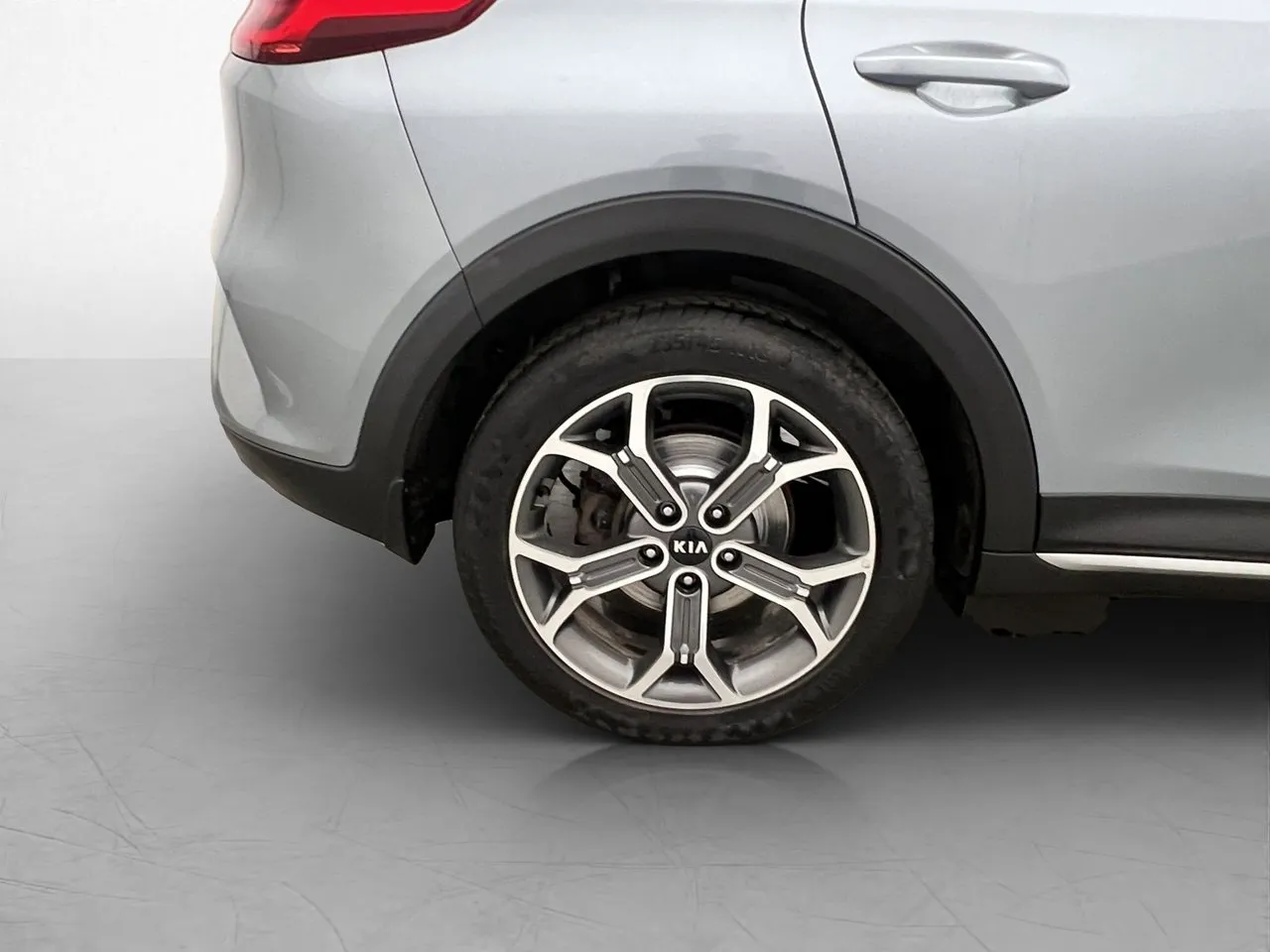 Vehicle image 30