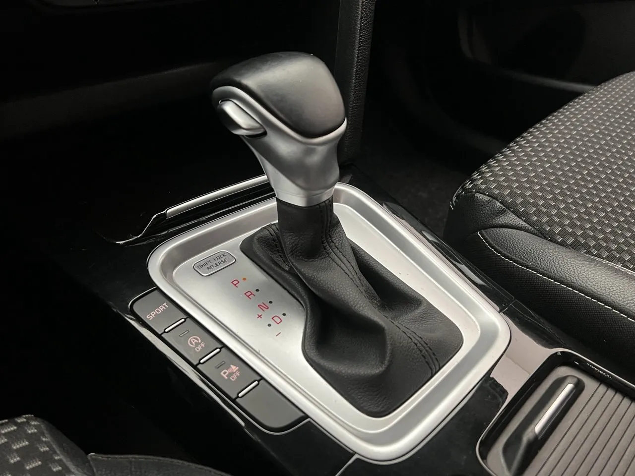 Vehicle image 24