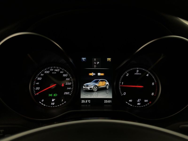 Mercedes GLC250 bild 15