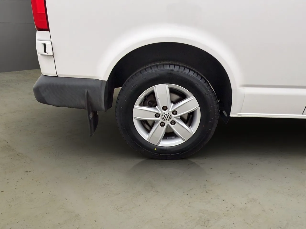 Vehicle image 31