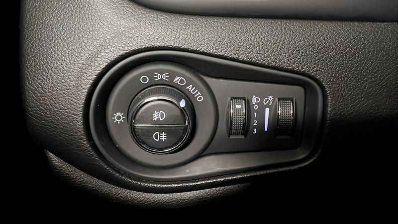 Jeep Renegade bild 21