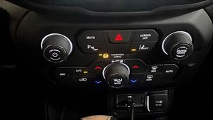 Jeep Renegade bild 18