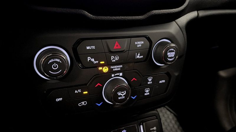 Jeep Renegade bild 17
