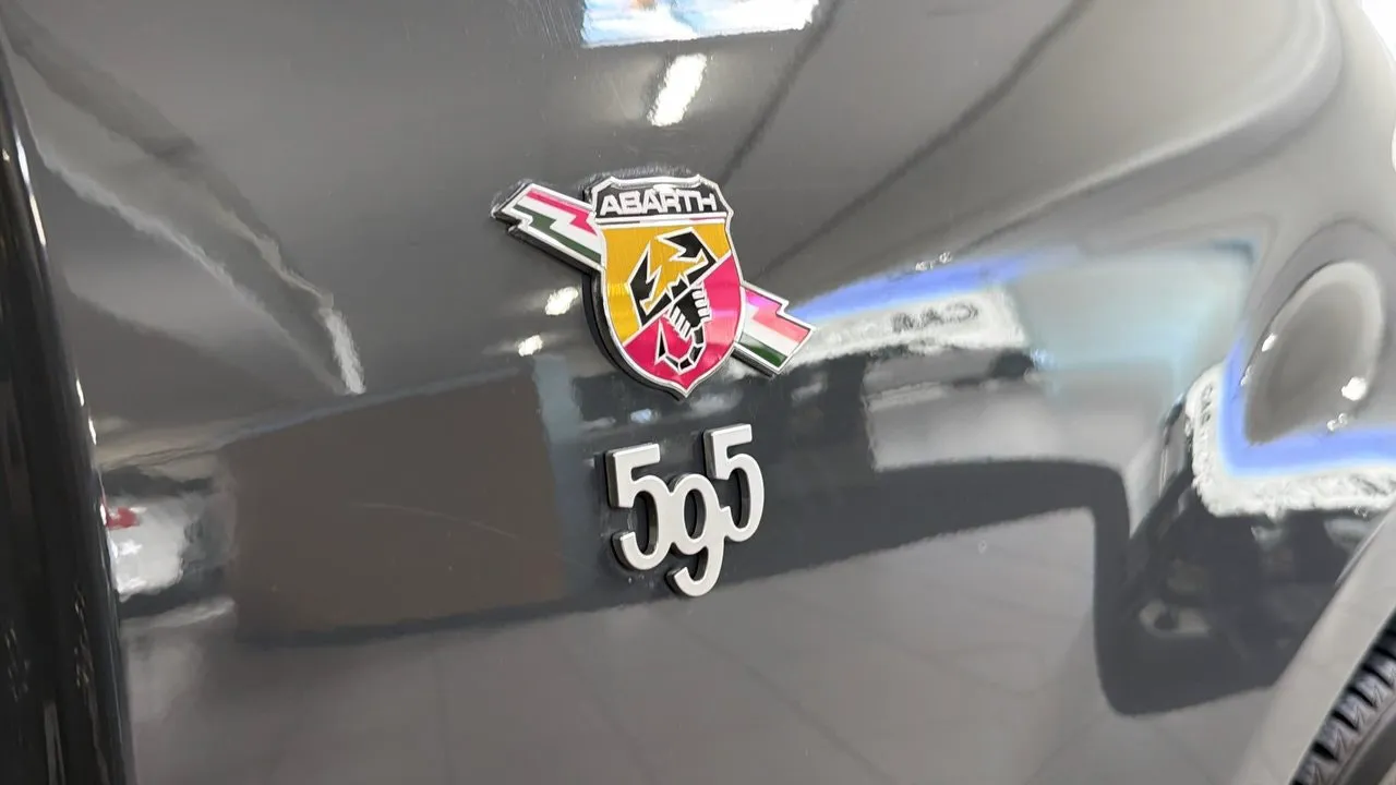 Vehicle image 18