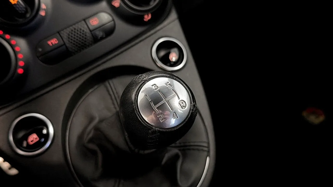 Vehicle image 14