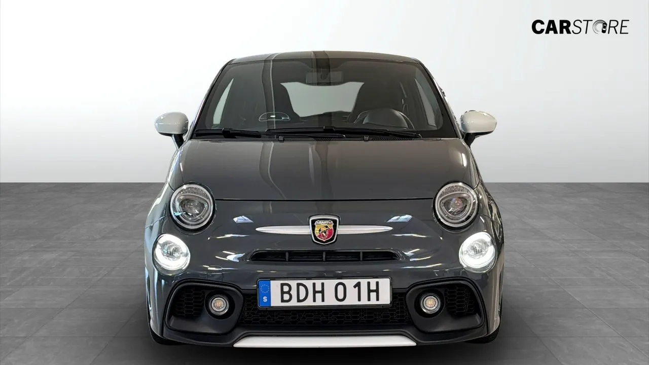 Vehicle image 7