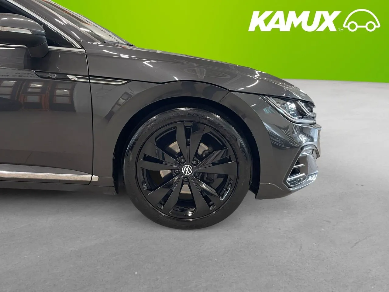 Vehicle image 7