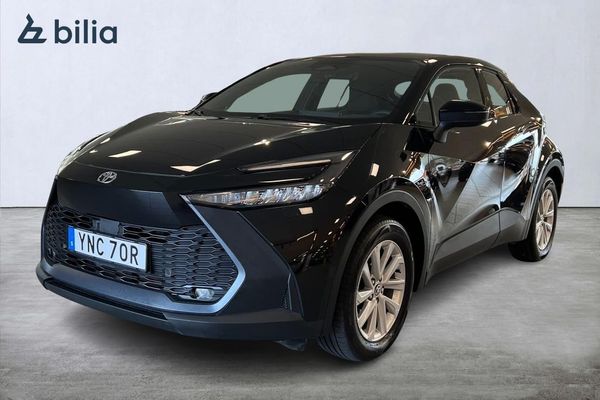 Toyota C-HR PHEV 2,0 Laddhybrid Active Värmare Moms - Vinterhjul - 2025