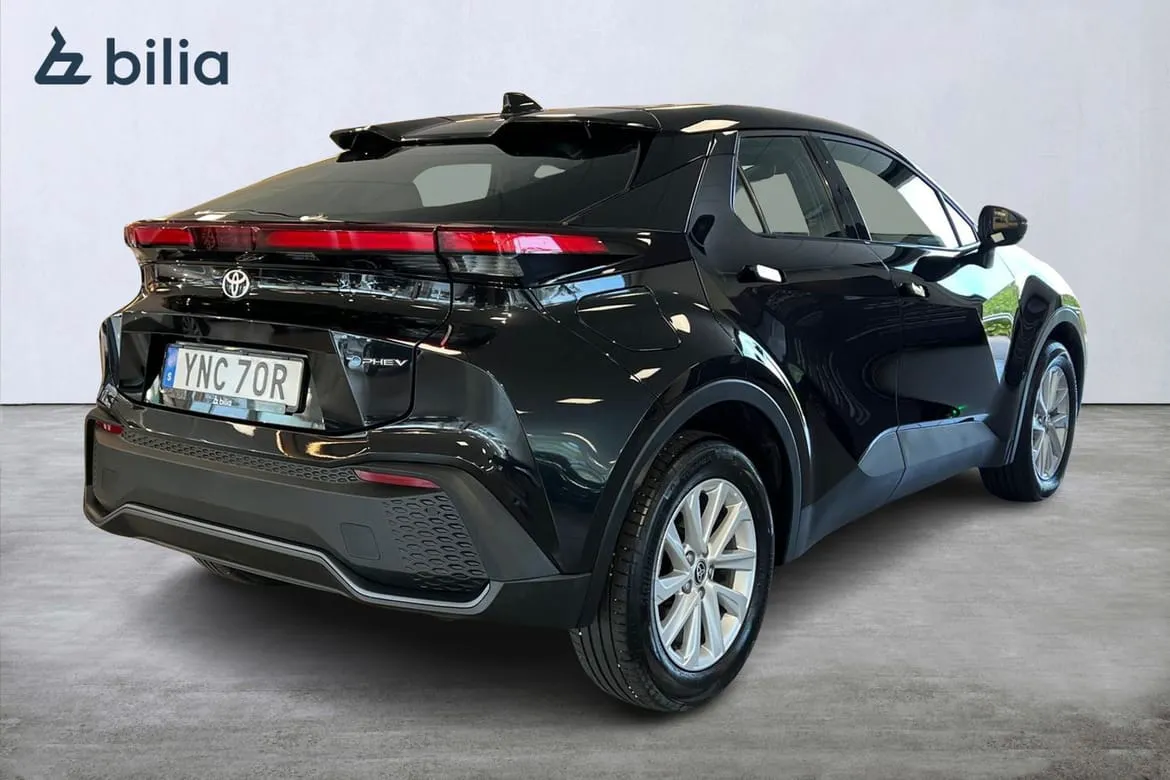 Vehicle image 18