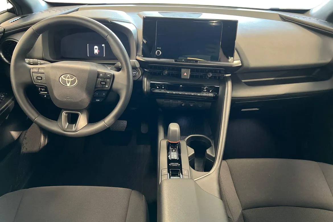 Vehicle image 9