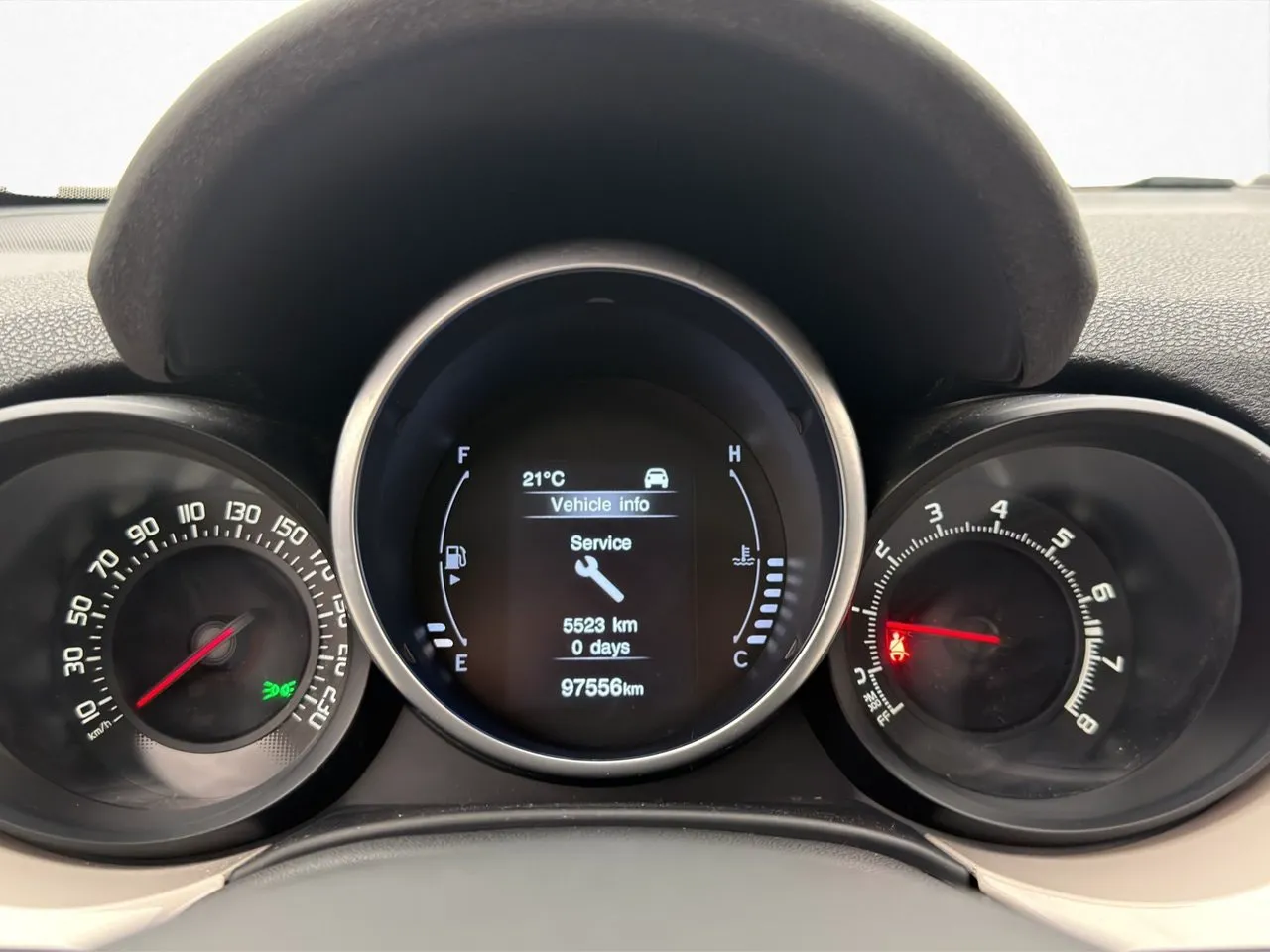 Vehicle image 16