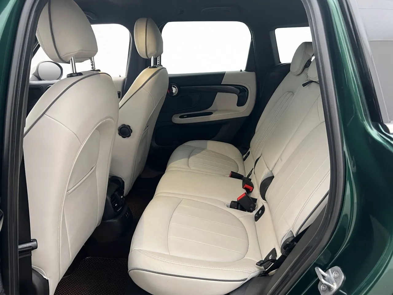 Vehicle image 22