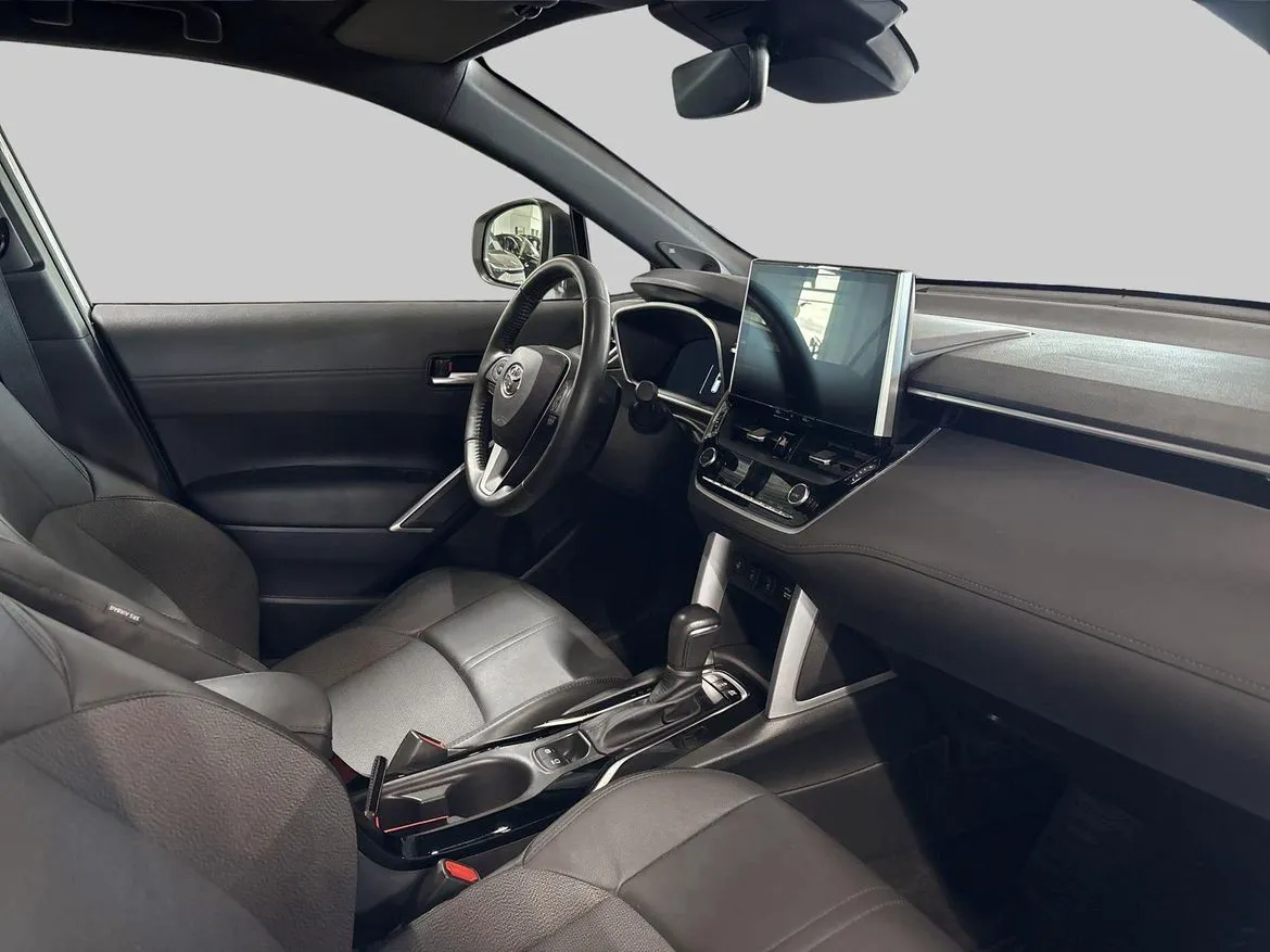 Vehicle image 9