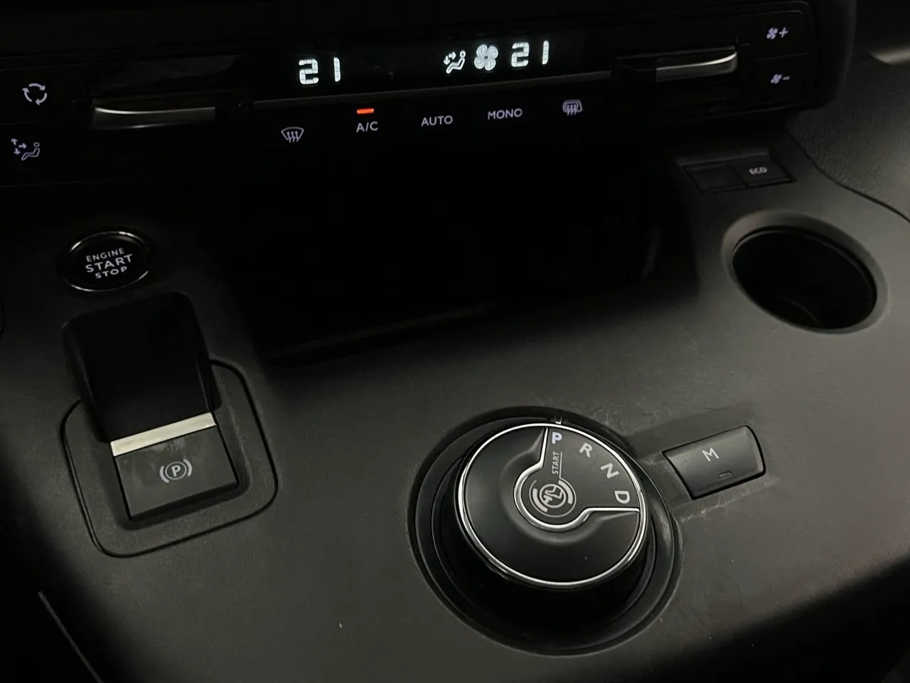 Vehicle image 26