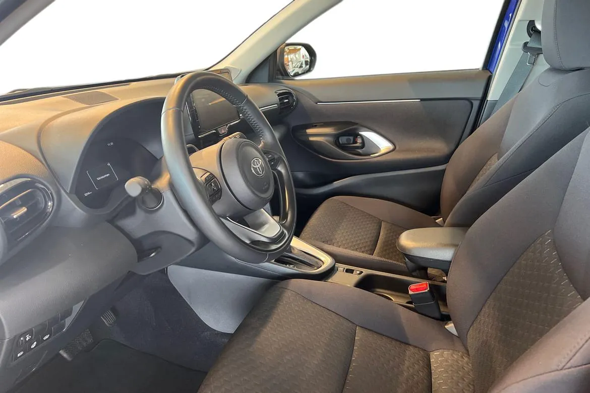 Vehicle image 11