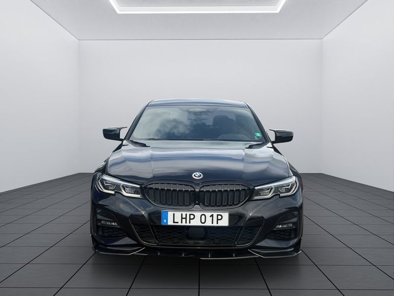 BMW 330 bild 9