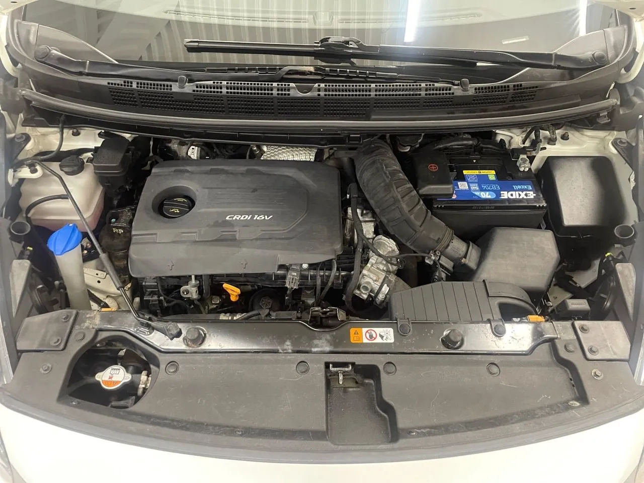 Vehicle image 16