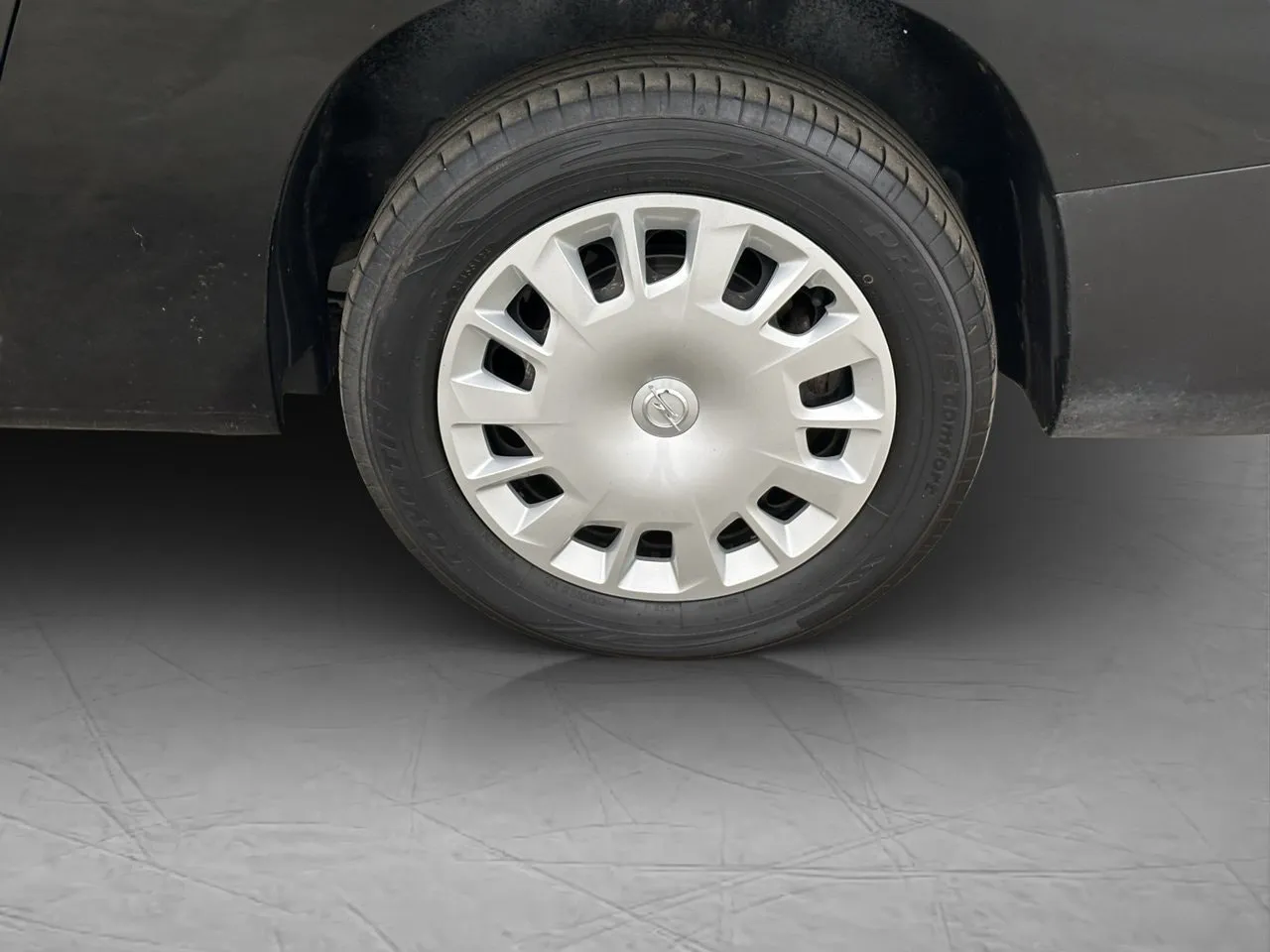 Vehicle image 25
