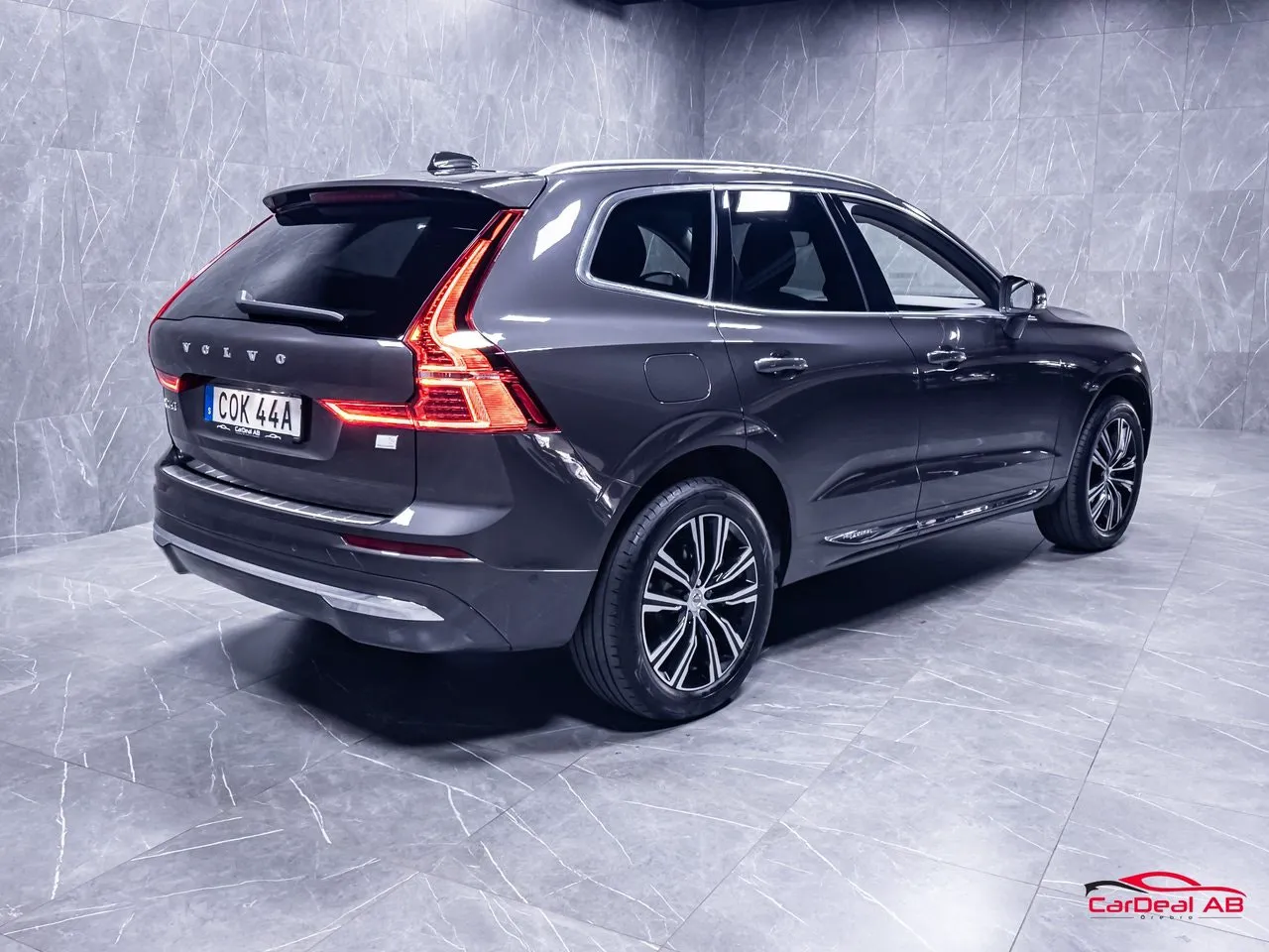 Vehicle image 6
