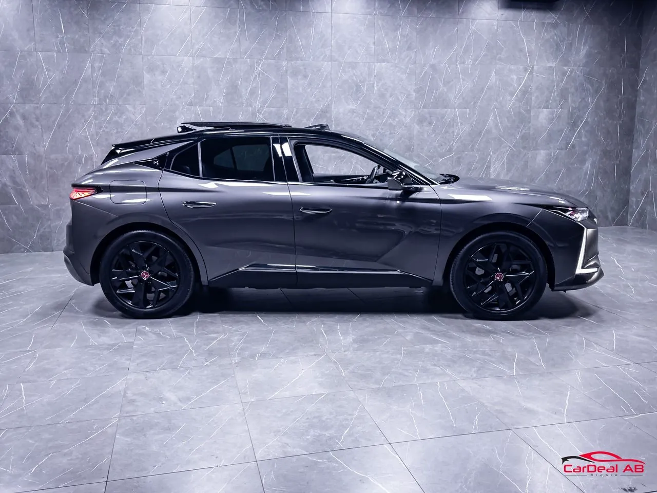 Vehicle image 7