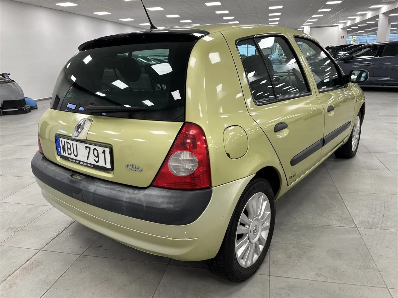 Vehicle image 2
