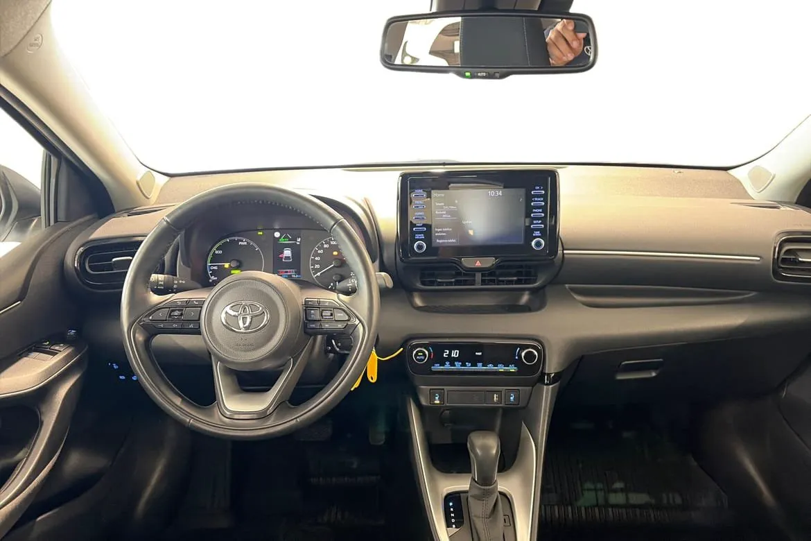 Vehicle image 8