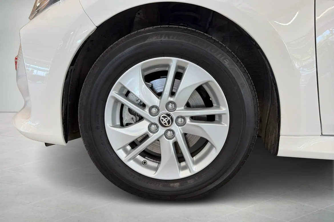 Vehicle image 11