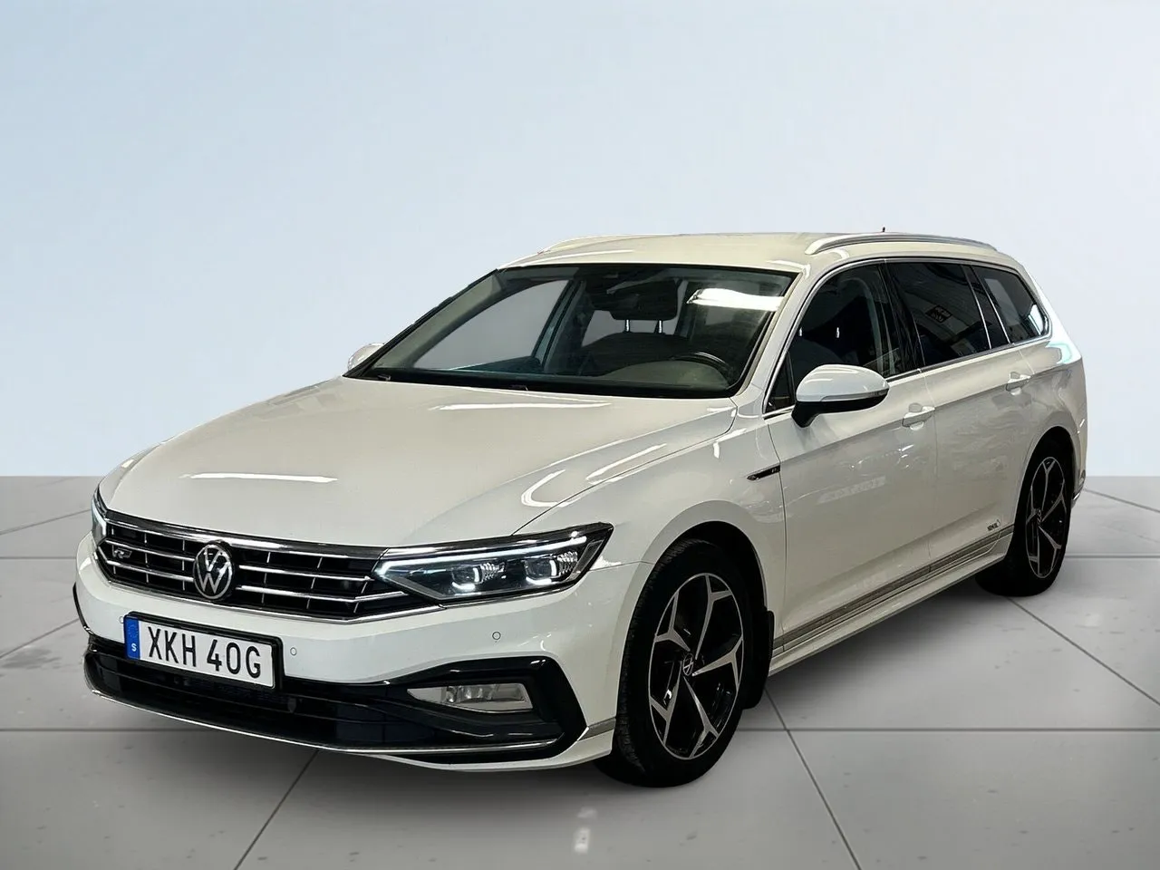 Vehicle image 15