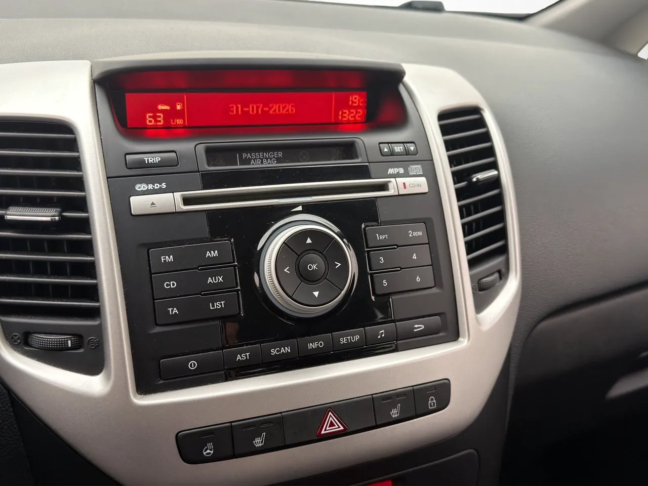 Vehicle image 16