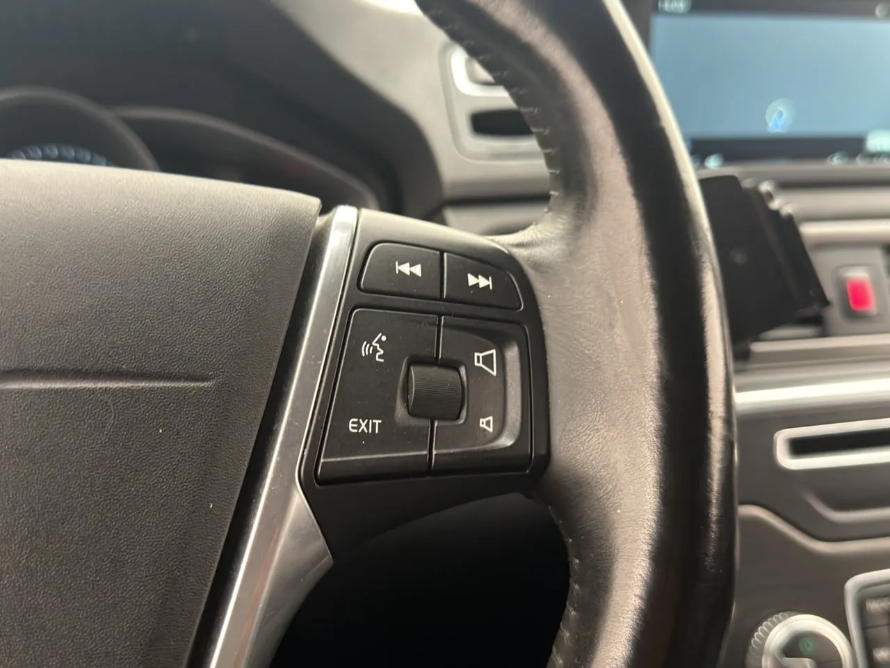 Vehicle image 27