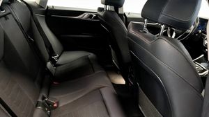 BMW i4 bild 5