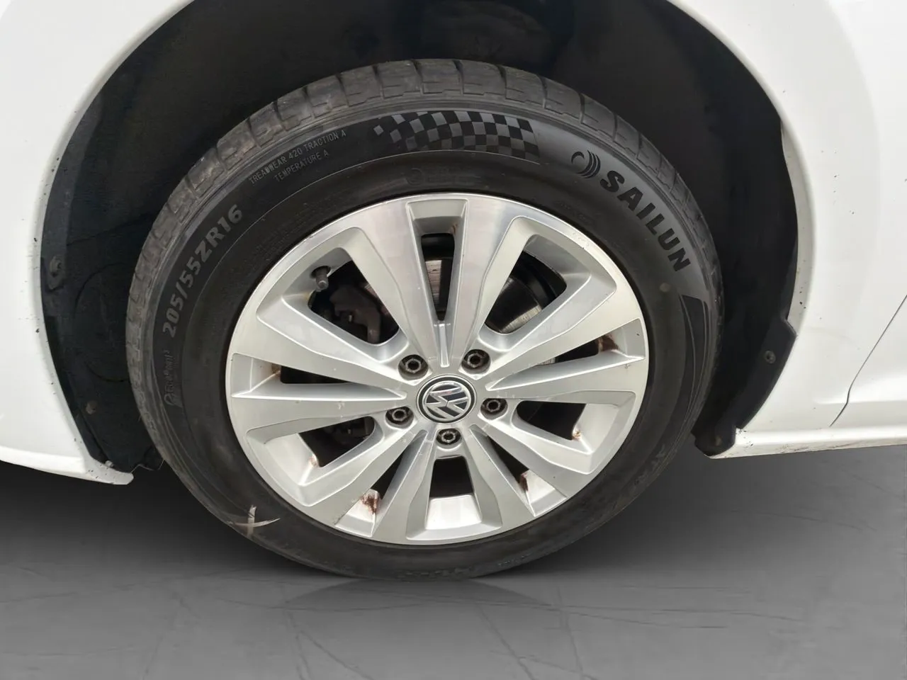 Vehicle image 25
