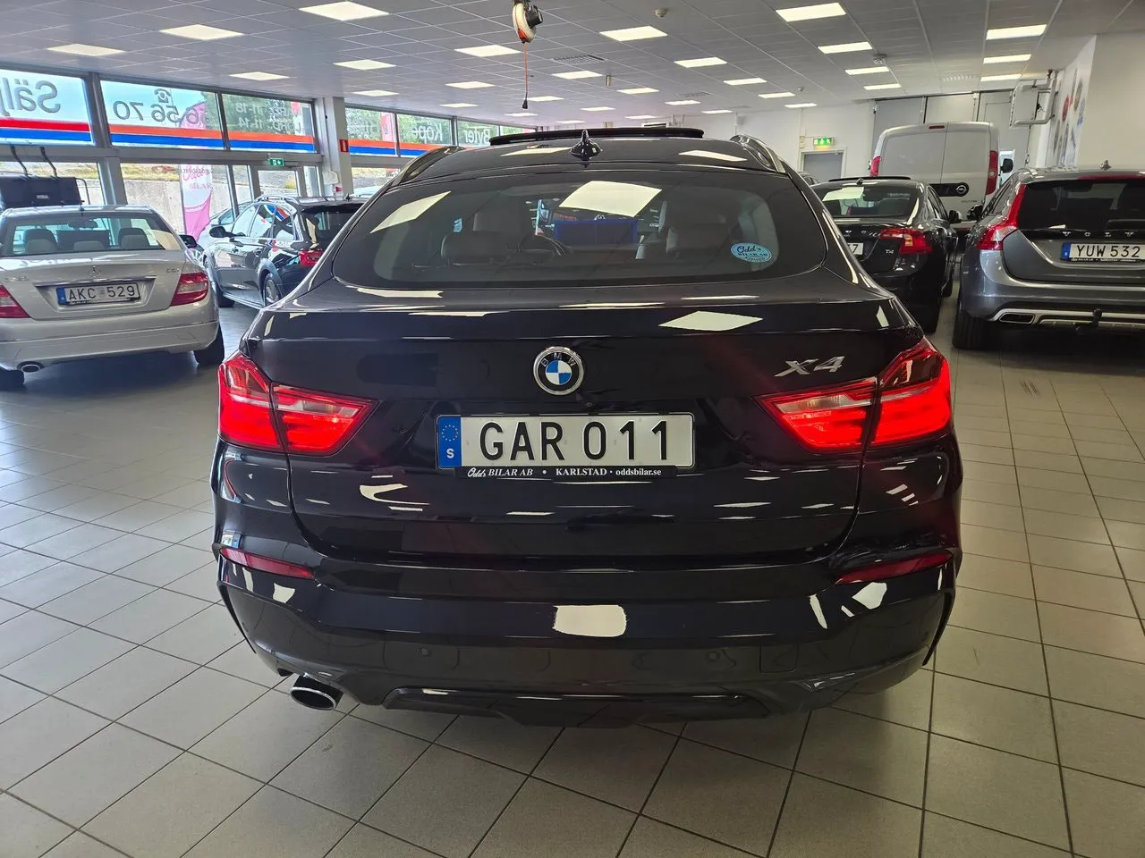 Vehicle image 8