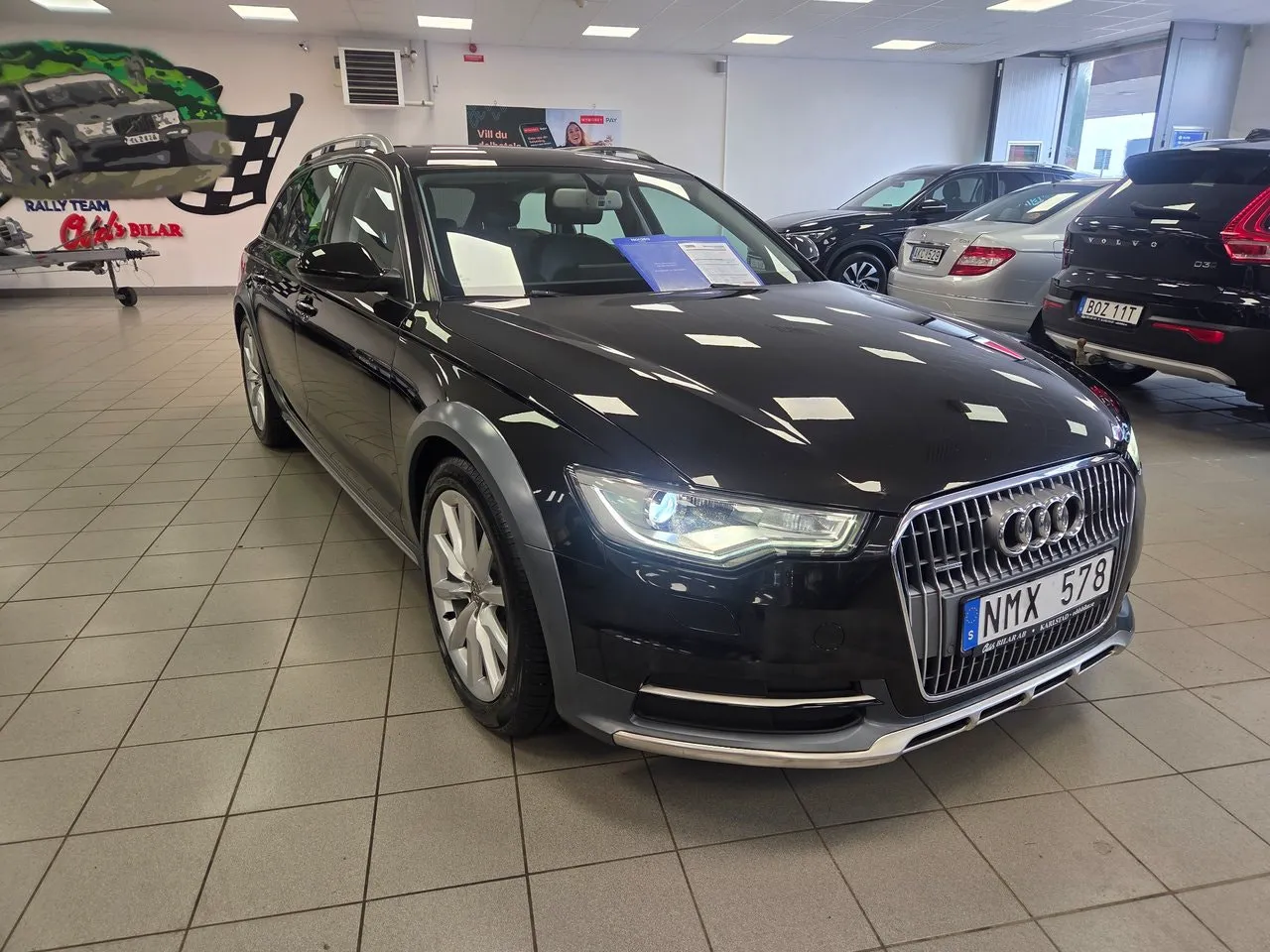 Vehicle image 15